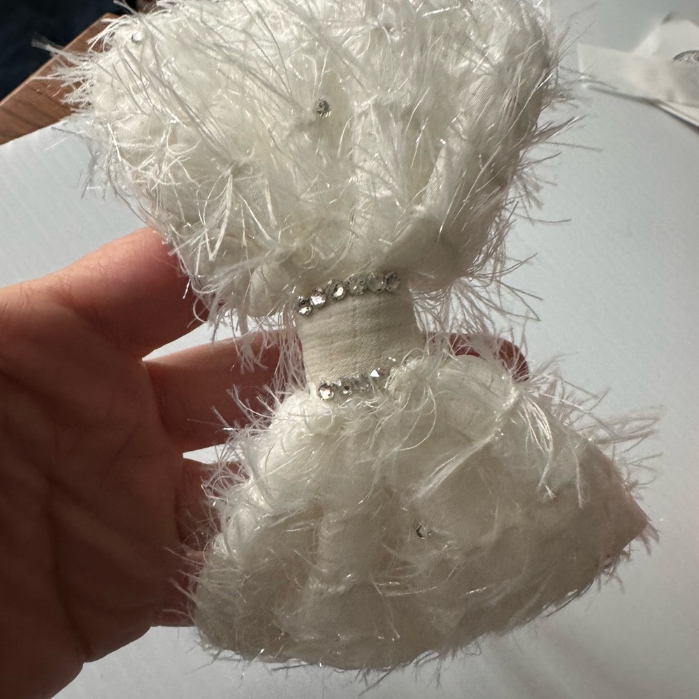 Neiman Marcus  girls Elegant White bow  Head band
